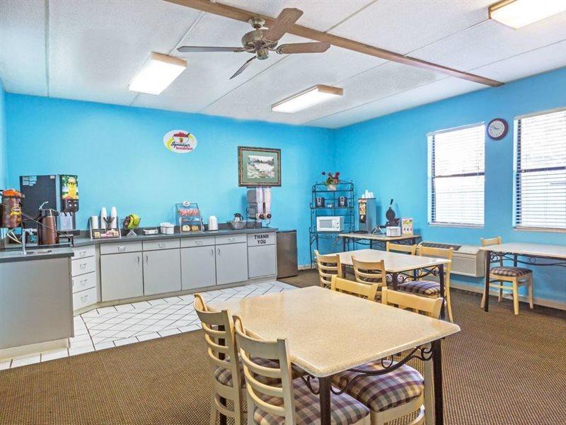 Super 8 By Wyndham Knoxville Downtown Area Luaran gambar