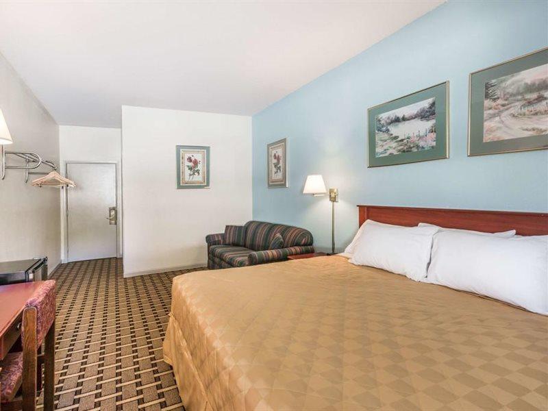 Super 8 By Wyndham Knoxville Downtown Area Luaran gambar