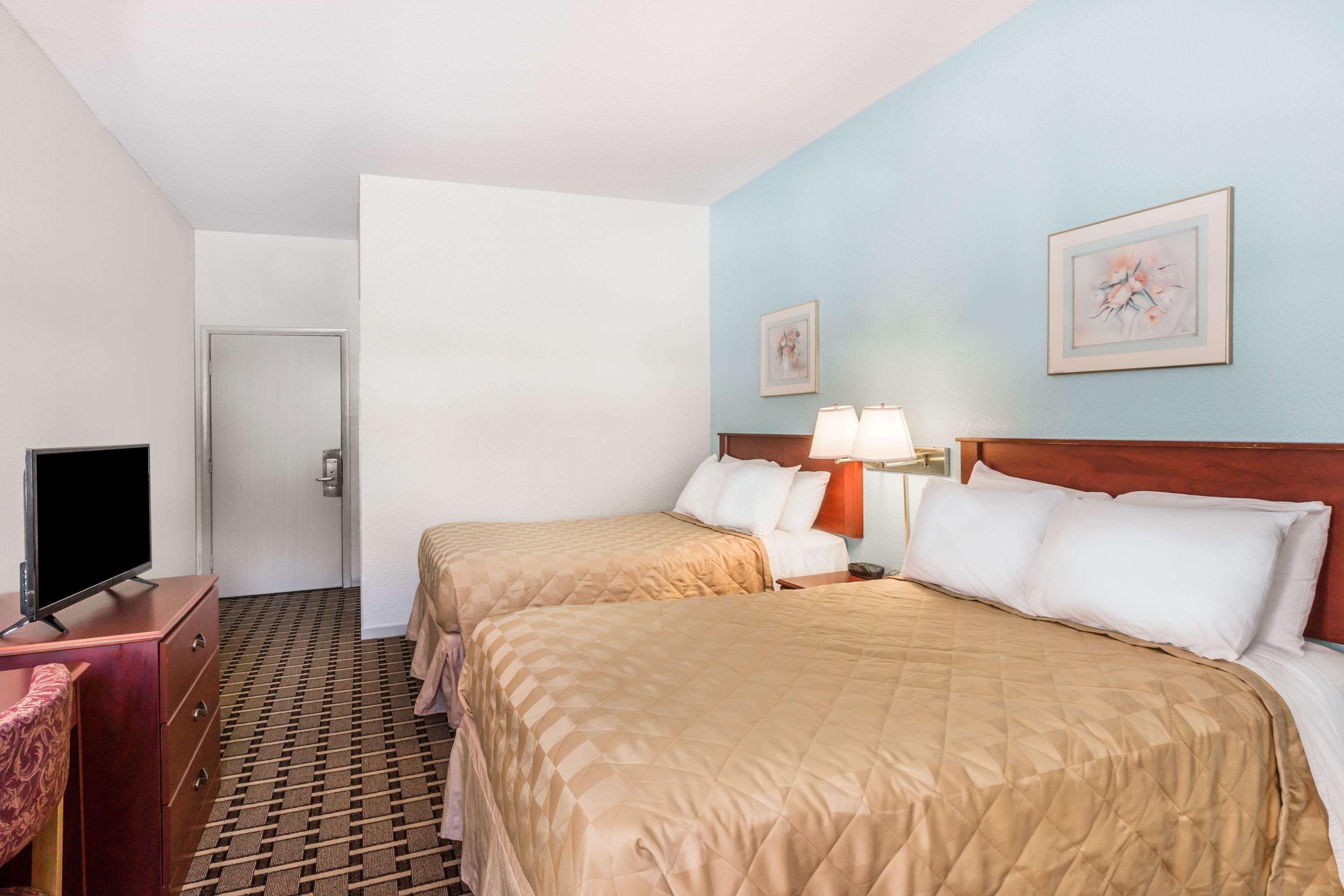 Super 8 By Wyndham Knoxville Downtown Area Luaran gambar
