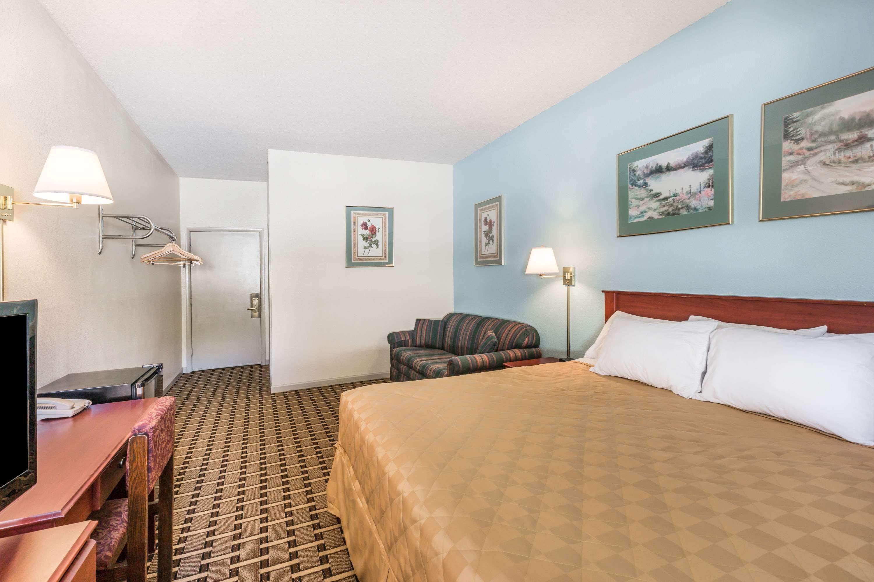 Super 8 By Wyndham Knoxville Downtown Area Luaran gambar