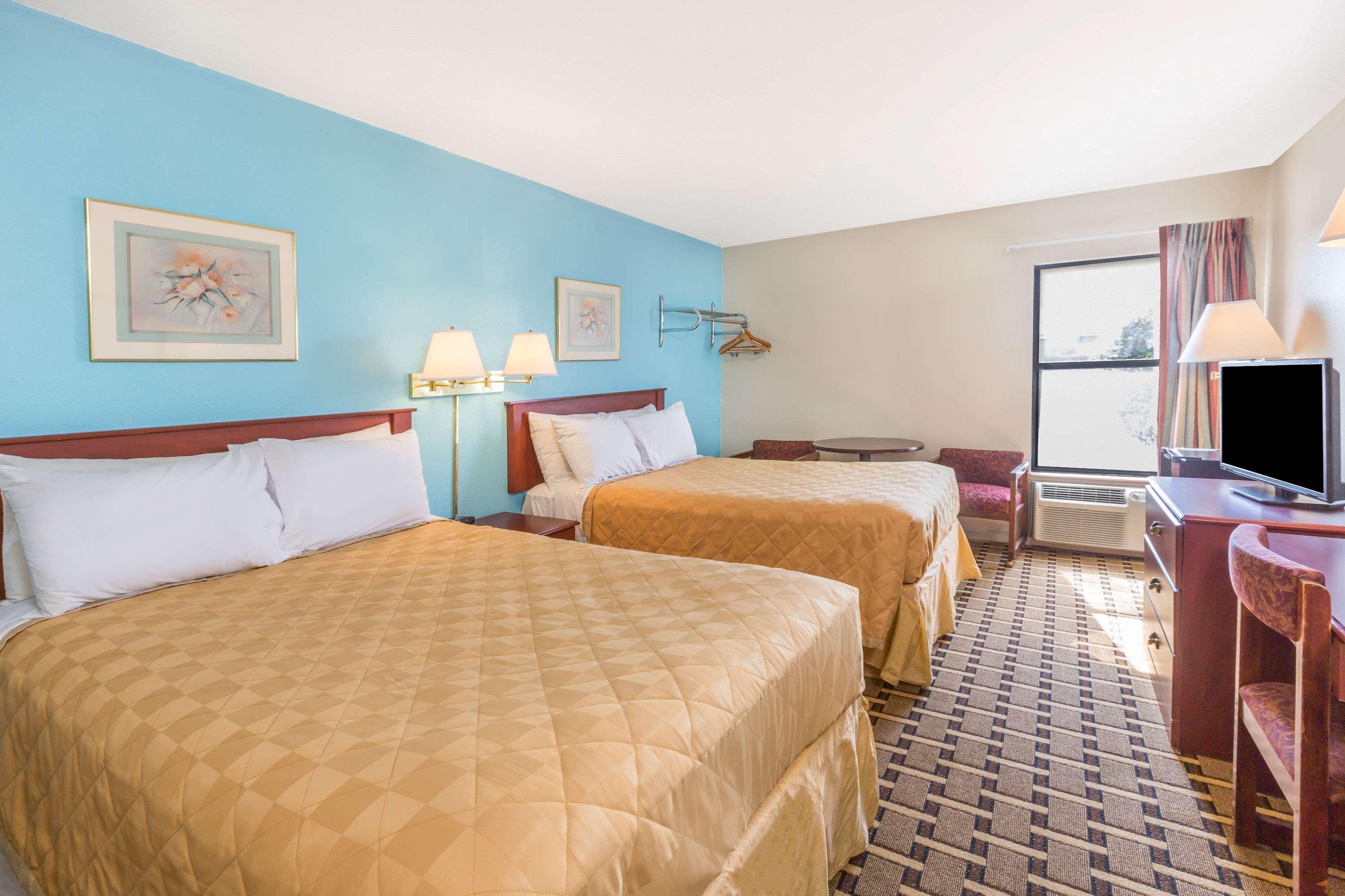 Super 8 By Wyndham Knoxville Downtown Area Luaran gambar