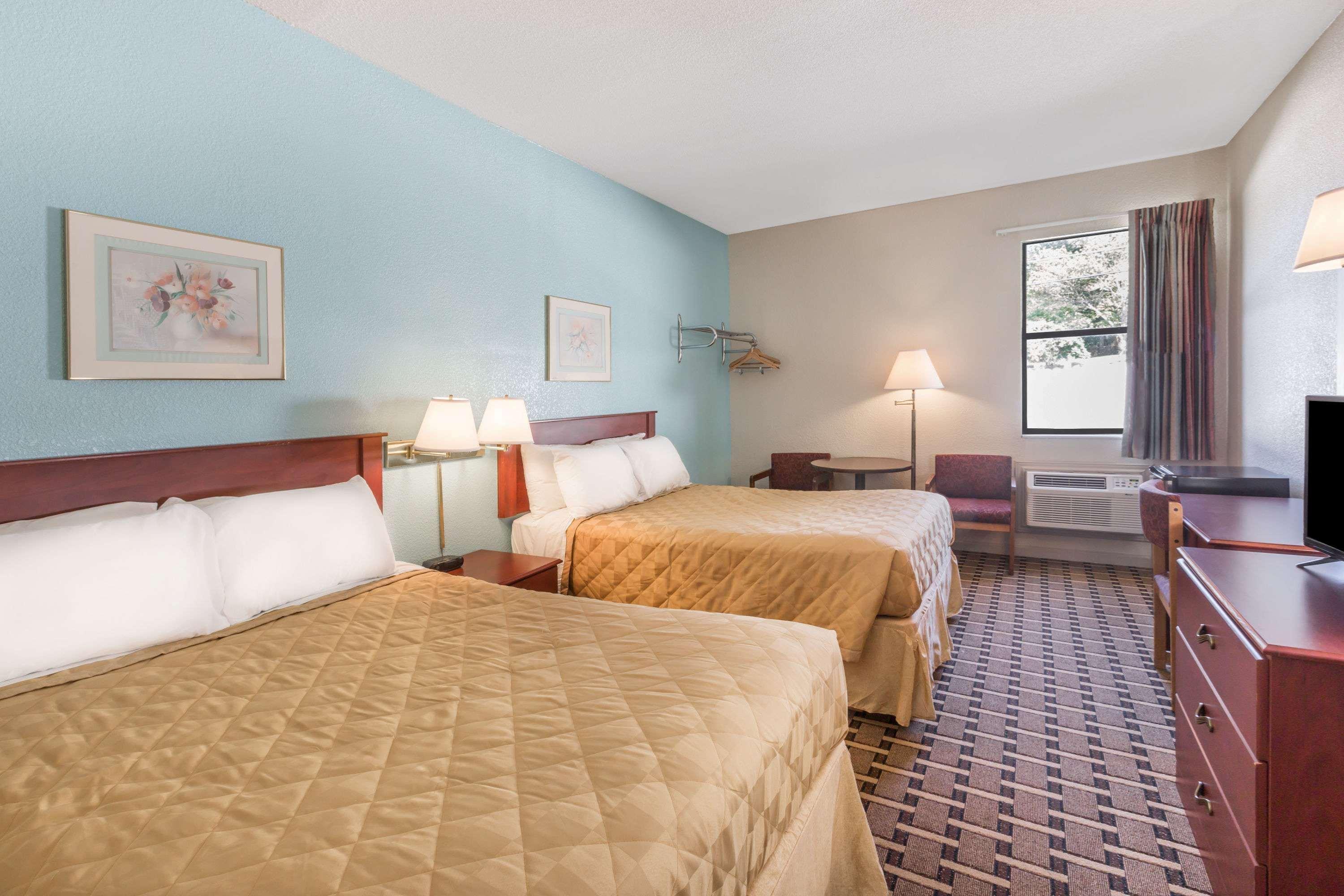 Super 8 By Wyndham Knoxville Downtown Area Luaran gambar