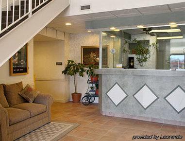 Super 8 By Wyndham Knoxville Downtown Area Dalaman gambar
